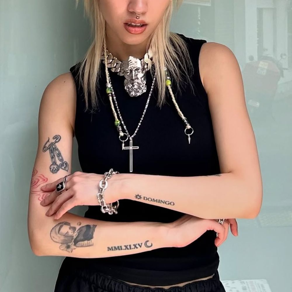 MAGNIFIQUE CROSS ペンダント