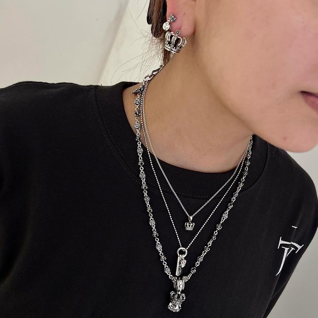 DELILAH ピアス