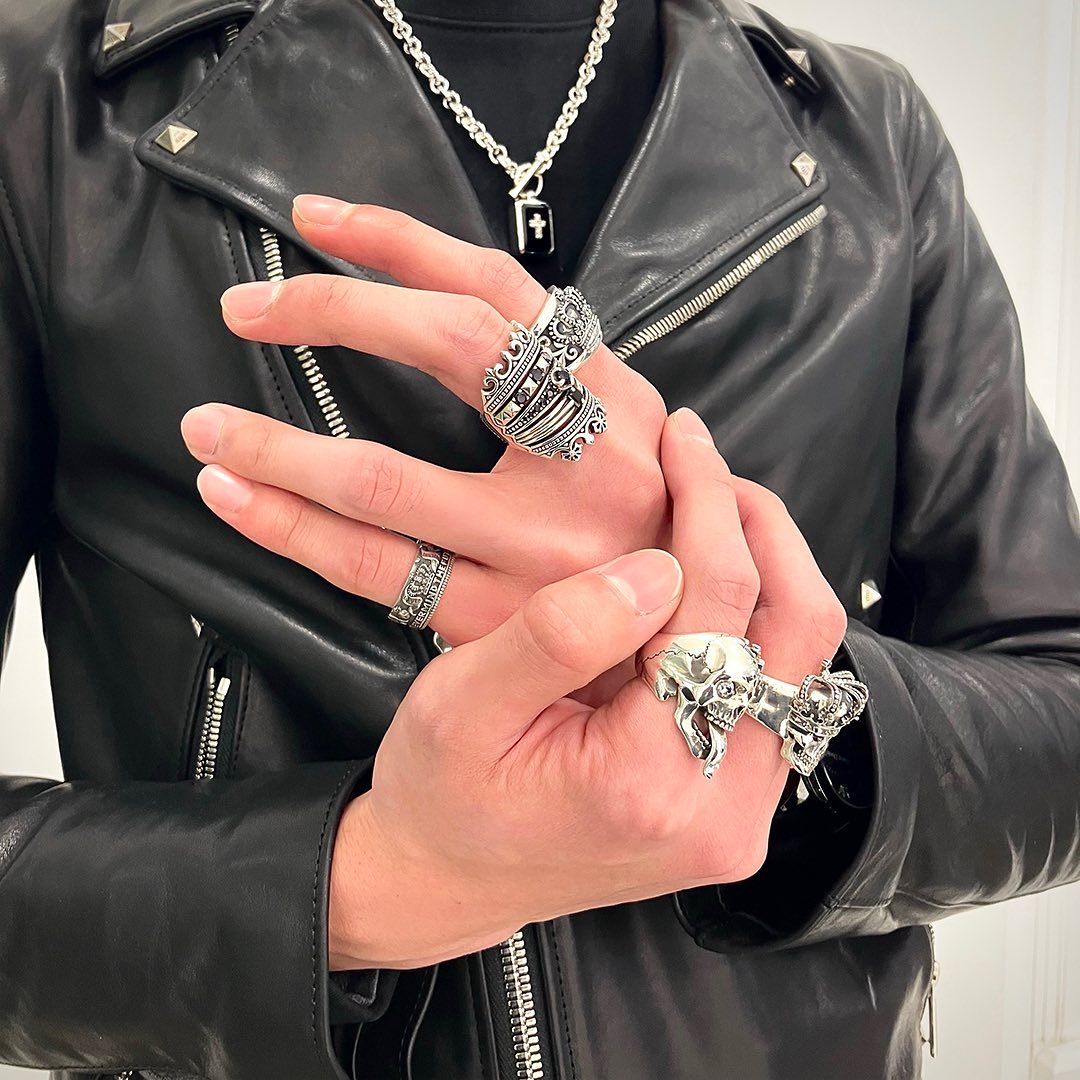 QUEEN OF NOISE リング