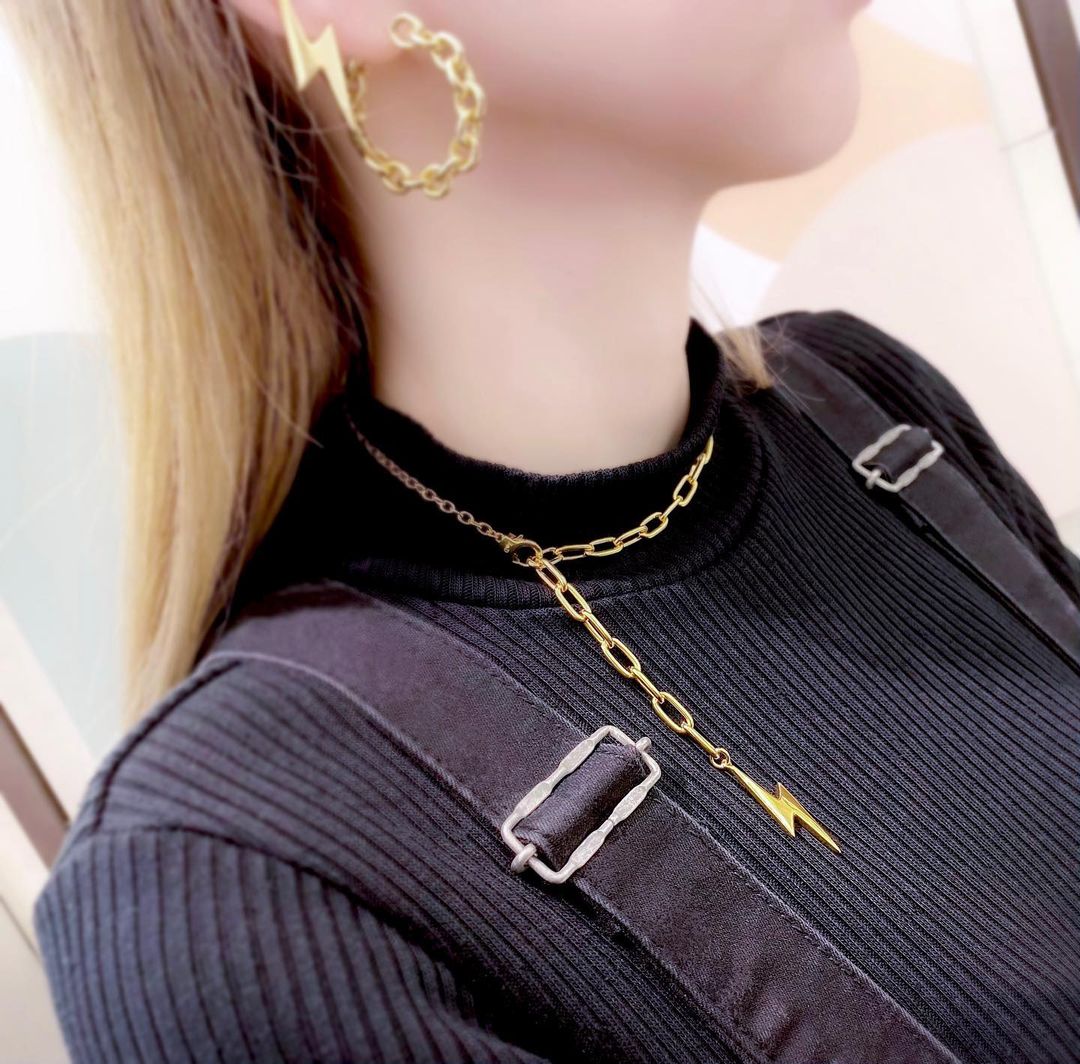 SHOCK ME ピアス