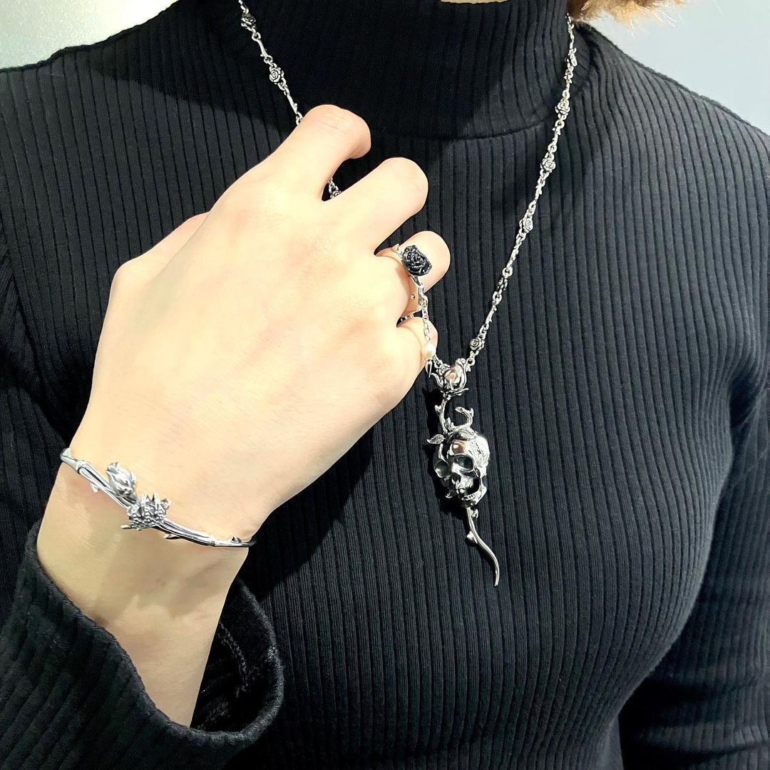 ROSES OF ROMANCE ペンダント