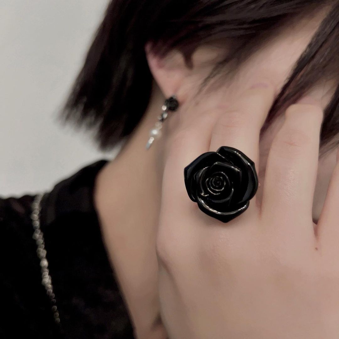 ROSE DIVINE リング