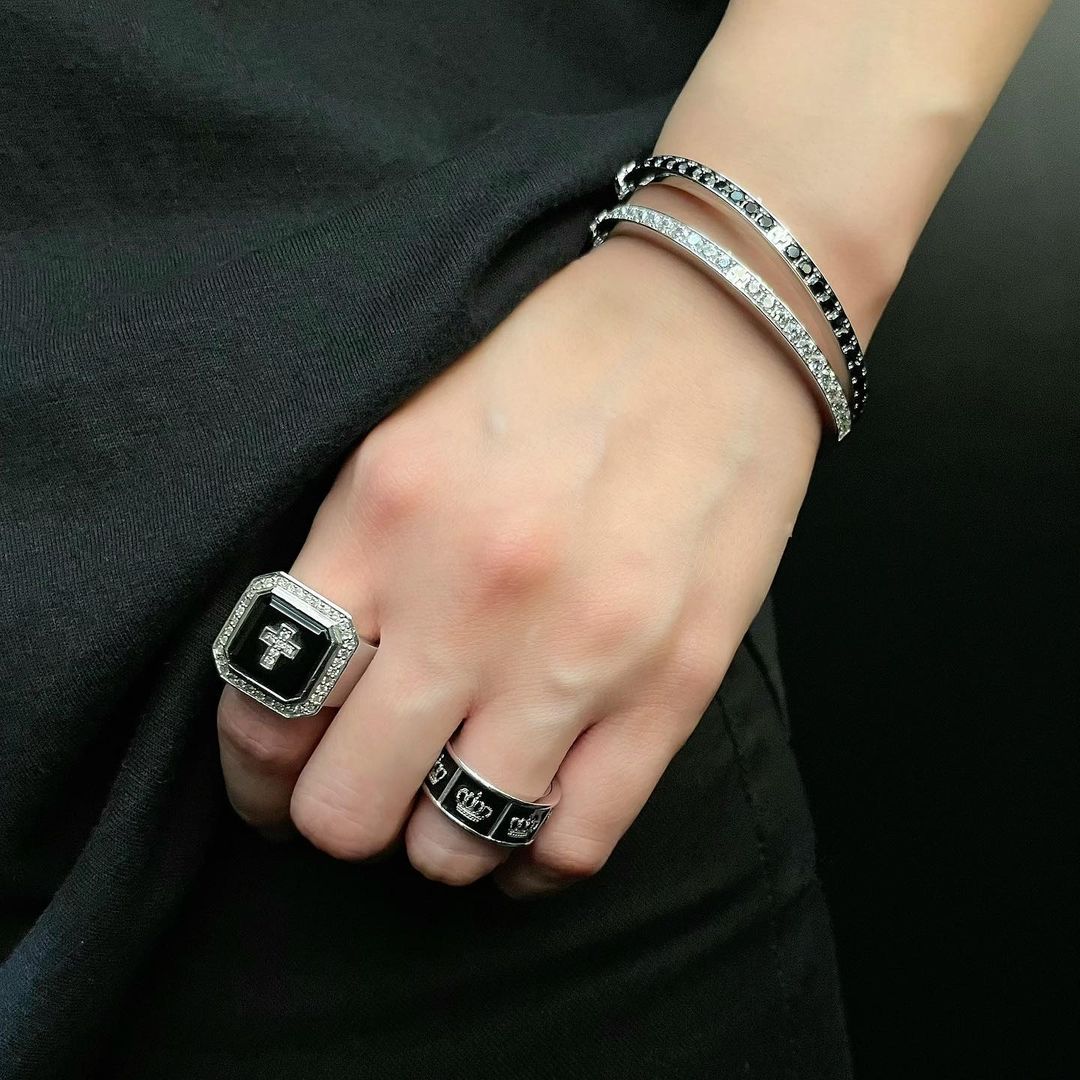 SUPERB STONE バングル