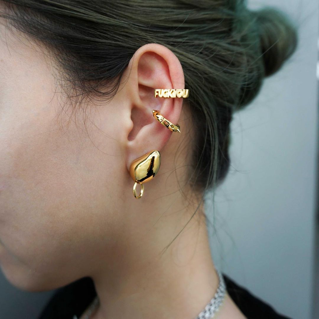 REVOLT イヤーバイト