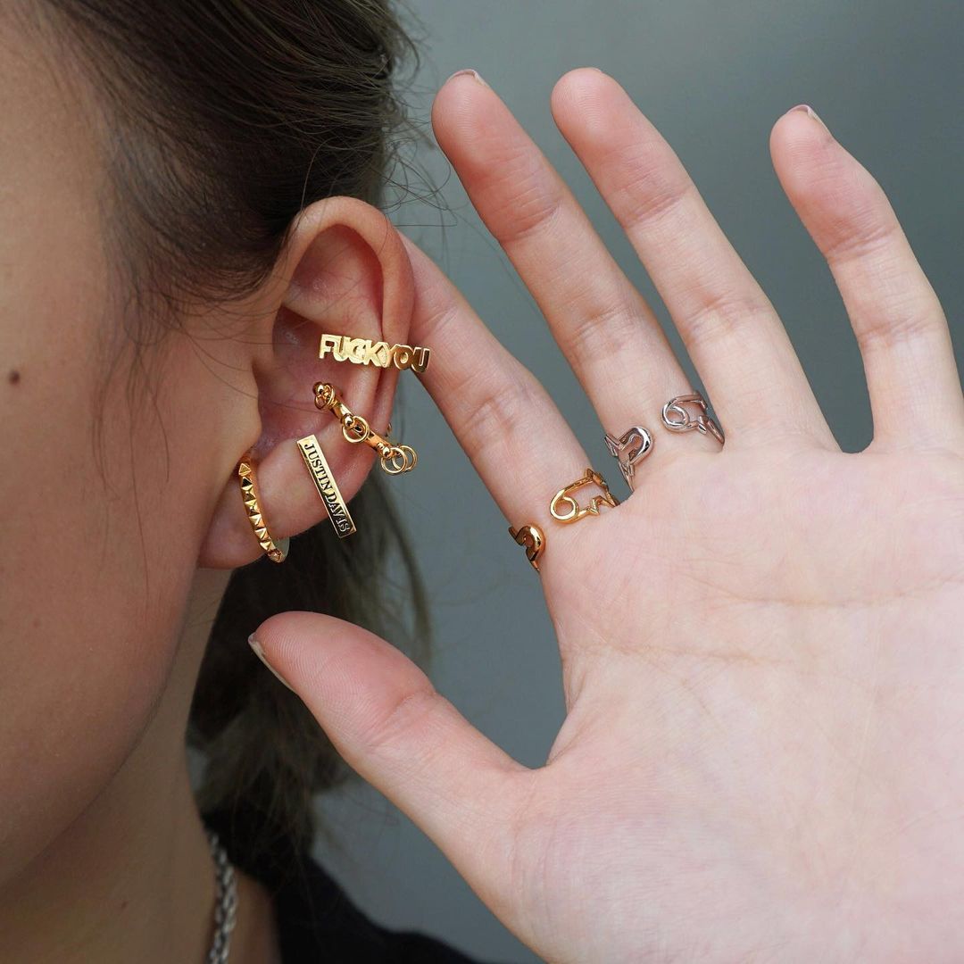 57-79 イヤーバイト