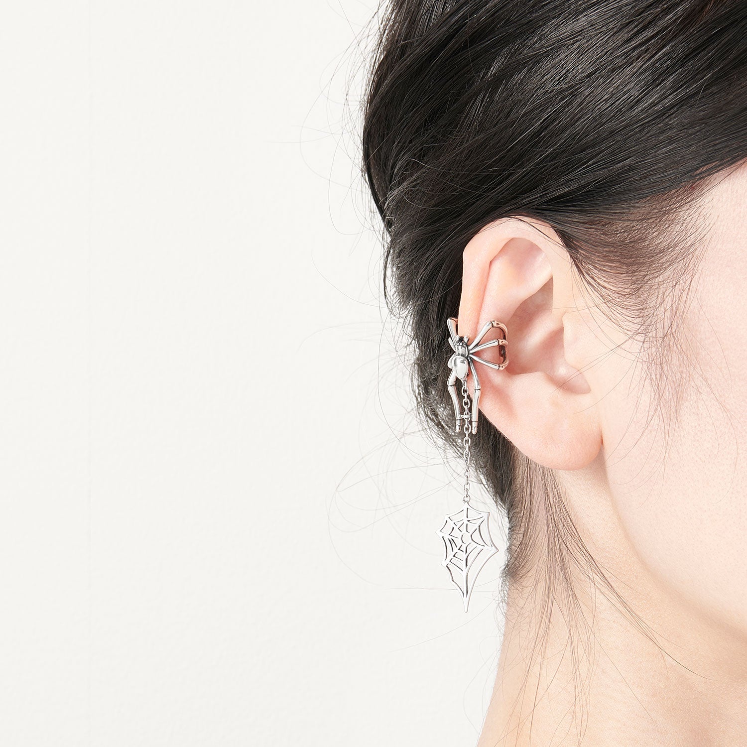 TARANTULINA イヤーカフ