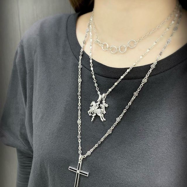 MAGNIFIQUE CROSS ペンダント