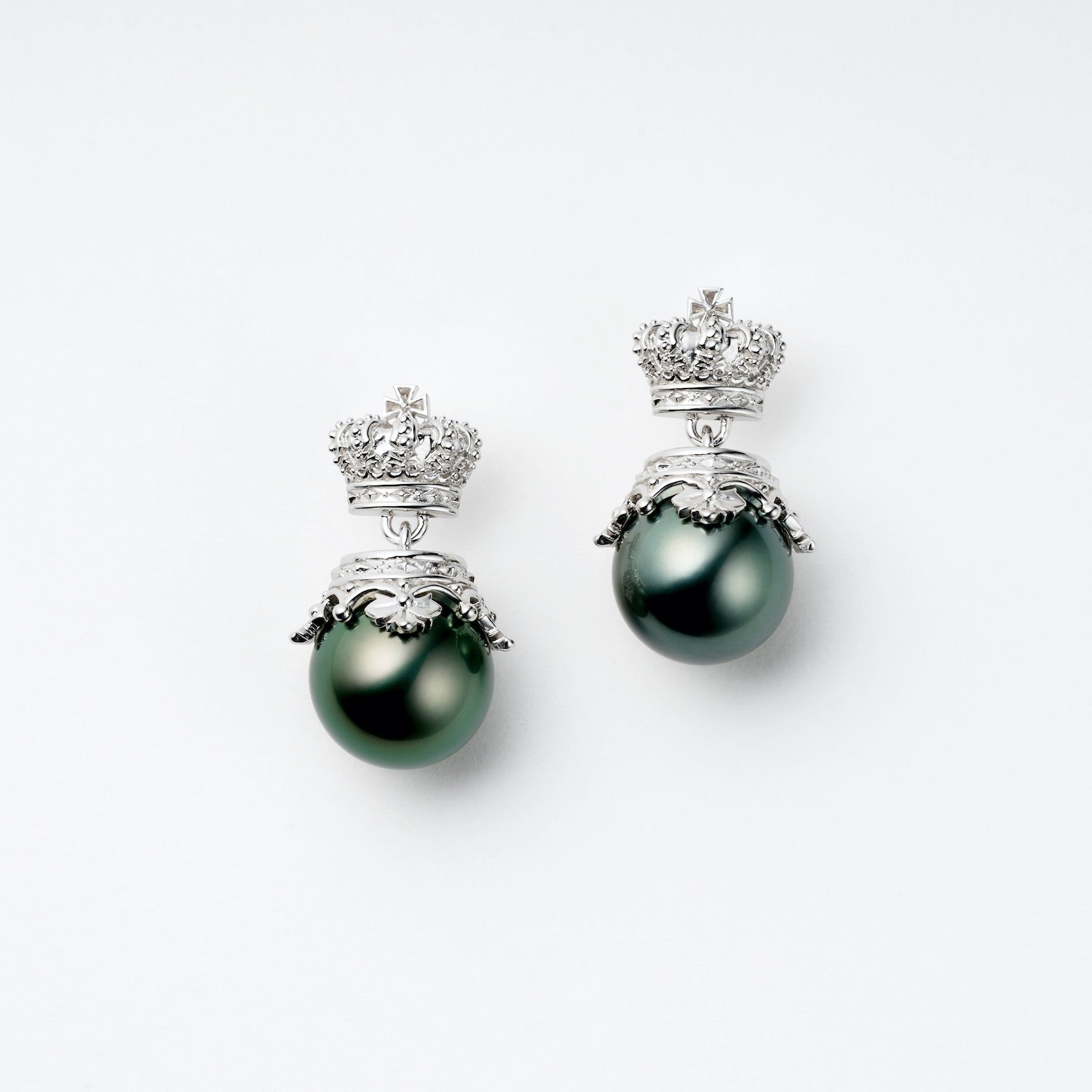 AUDREY ピアス
